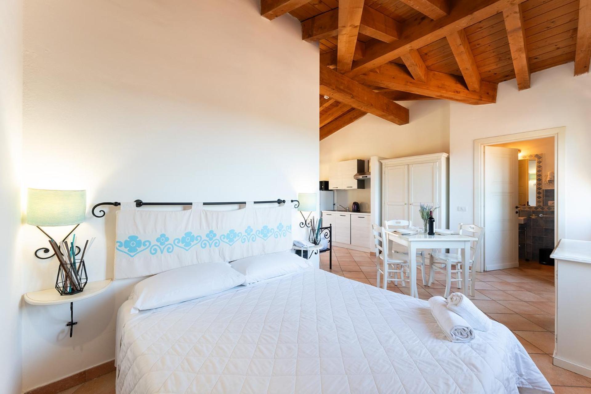 Residence Baia Dei Mirti Vignola Mare Exterior photo