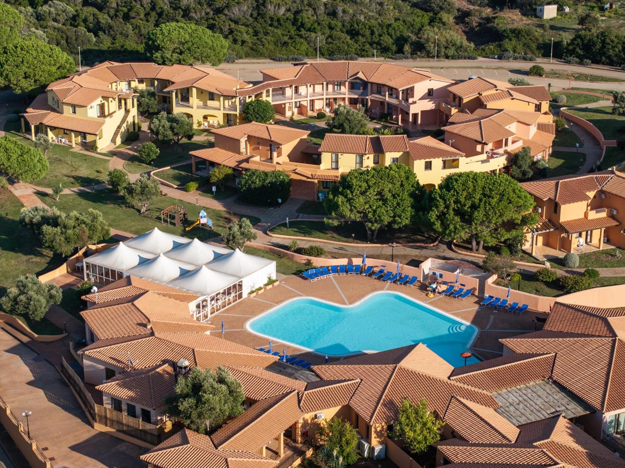 Residence Baia Dei Mirti Vignola Mare Exterior photo
