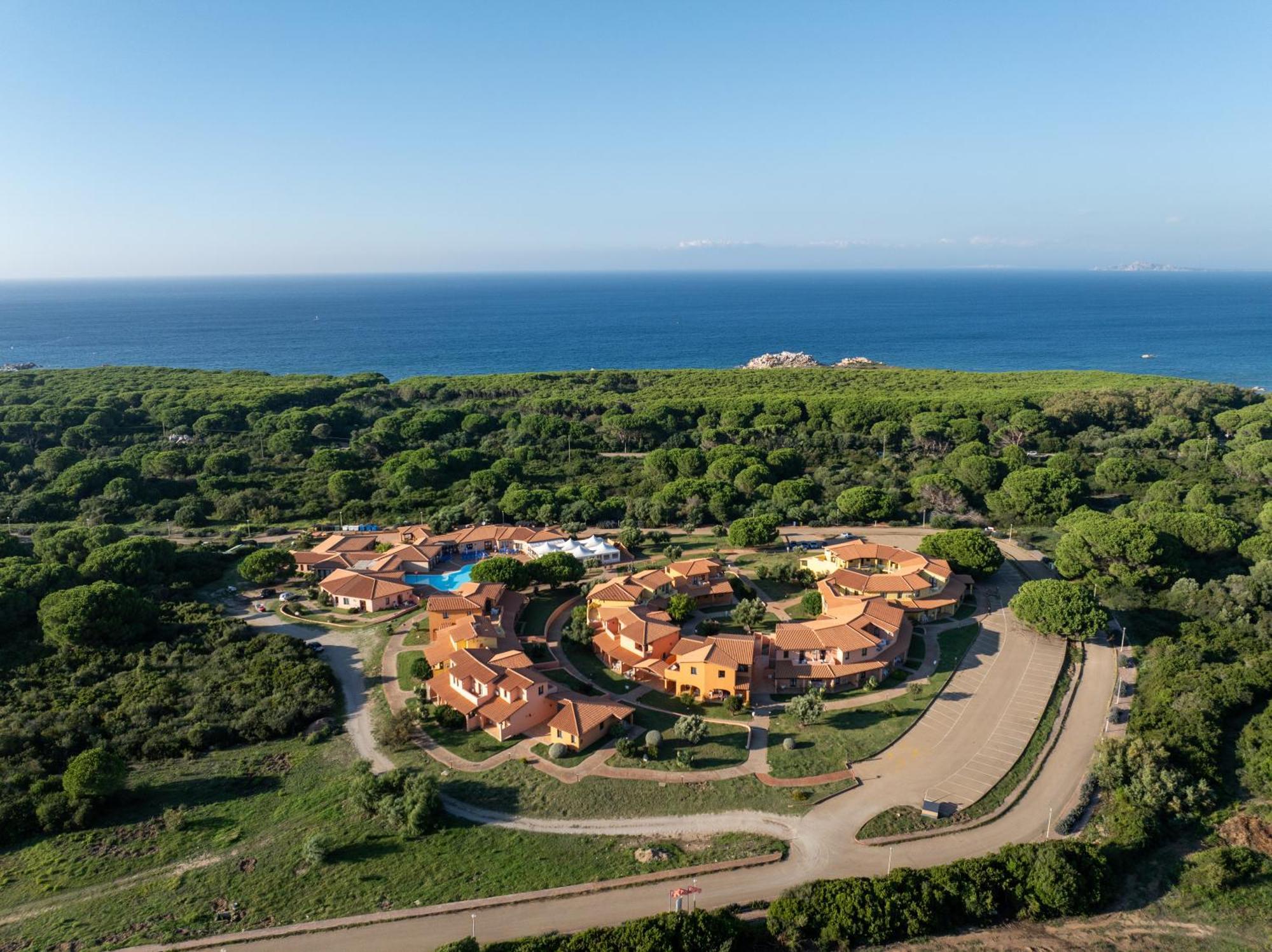 Residence Baia Dei Mirti Vignola Mare Exterior photo