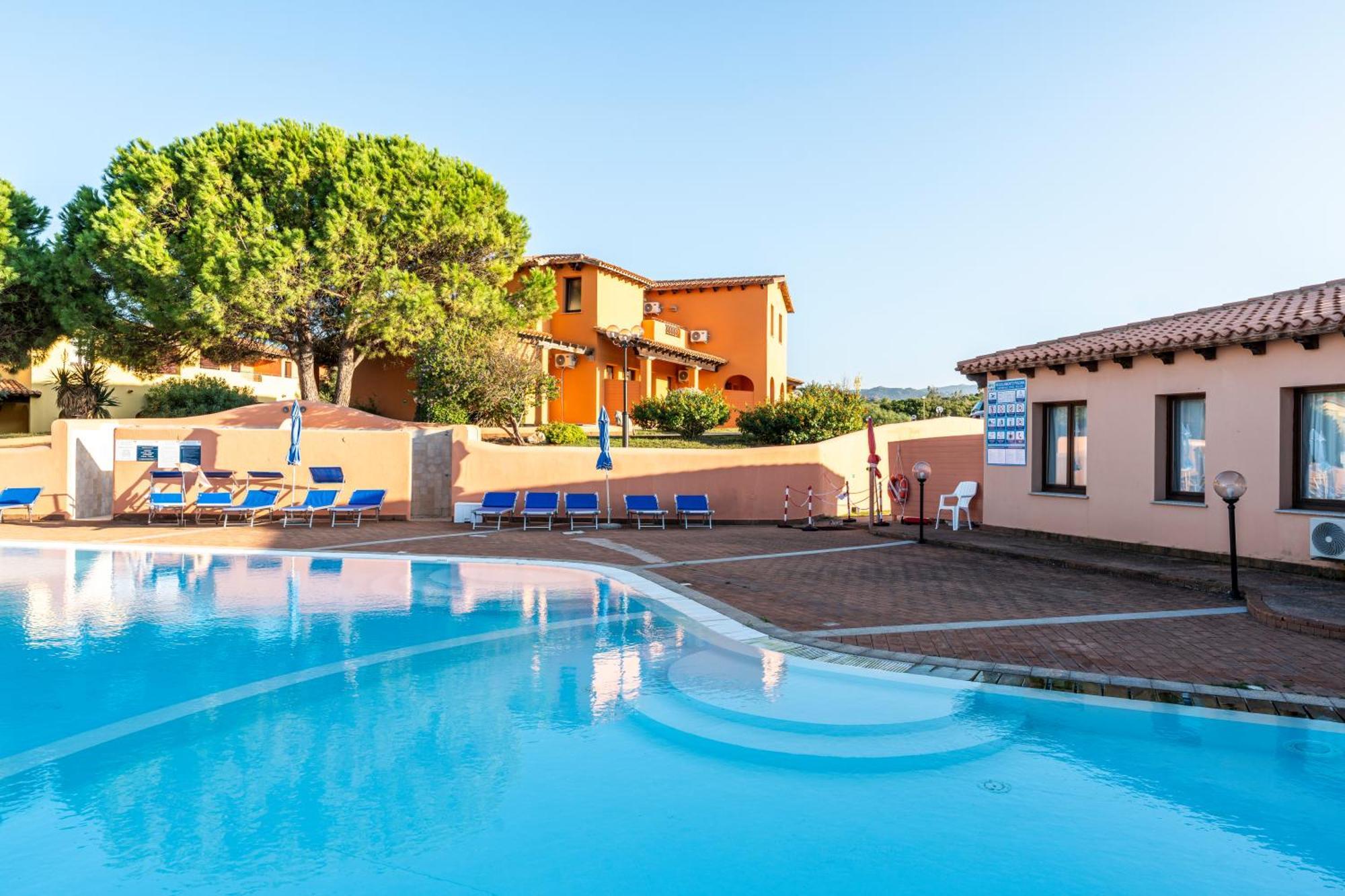 Residence Baia Dei Mirti Vignola Mare Exterior photo